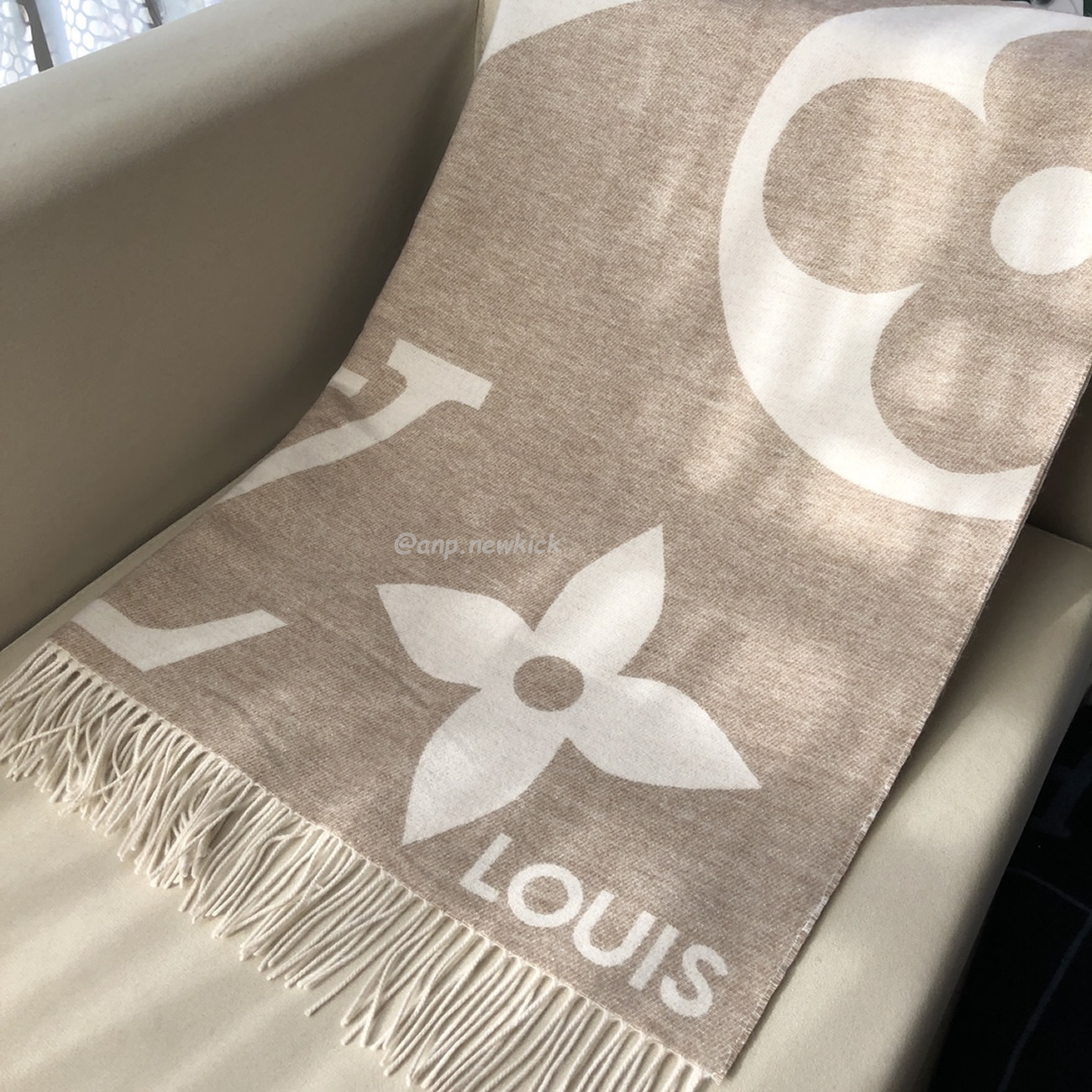 Louis Vuitton Lv Reykjavik Scarf 75x185cm (12) - newkick.org